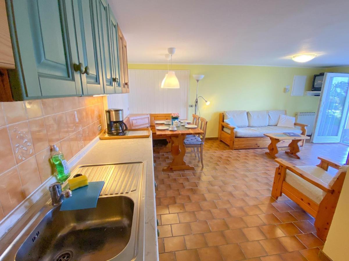 Bellavista A Garten Appartement Mit Pool Колико Екстериор снимка